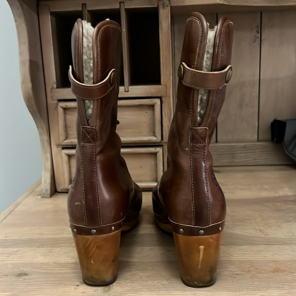 UGG Lynnea Boots Chestnut Leather Sheepskin Lining Wooden Platforms Clog Size 7 - Picture 5 of 12